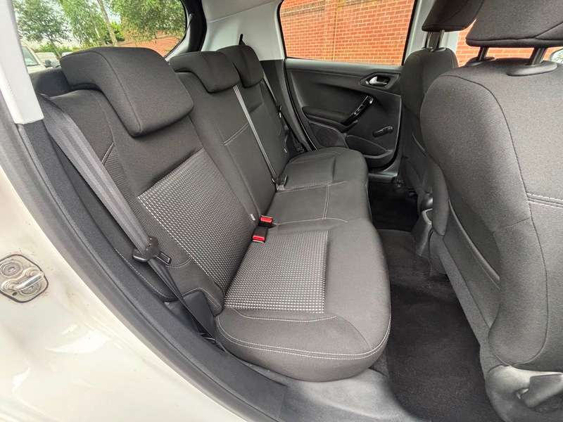 2016 PEUGEOT 208 2016 PEUGEOT 208