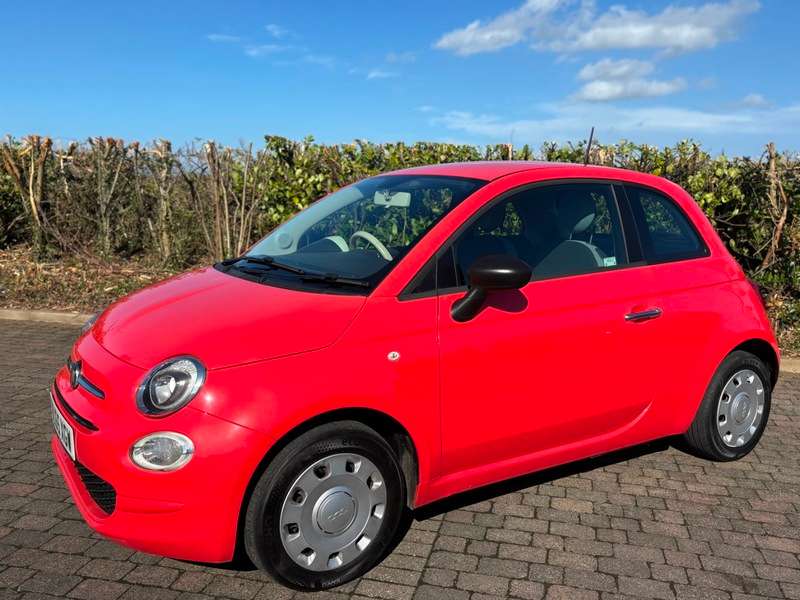 A 2015 FIAT 500 POP A 2015 FIAT 500 POP