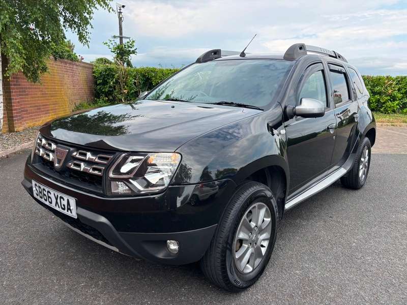 A 2016 DACIA DUSTER LAUREATE 1.5 dCi 110 BHP 4X4 A 2016 DACIA DUSTER LAUREATE 1.5 dCi 110 BHP 4X4