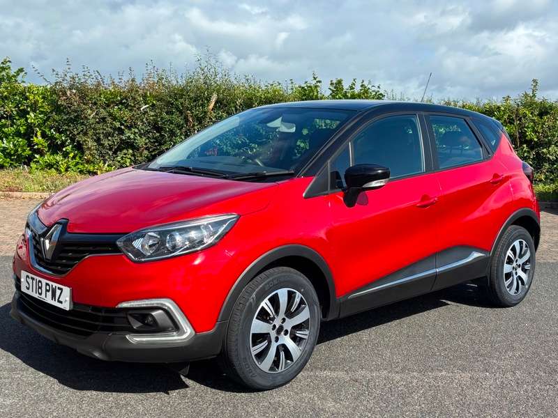 A 2018 RENAULT CAPTUR PLAY TCE A 2018 RENAULT CAPTUR PLAY TCE