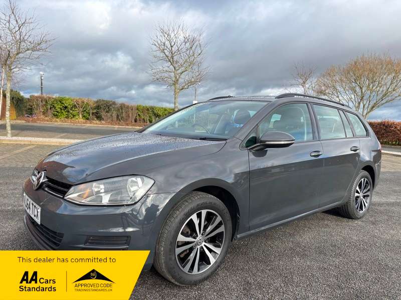 A 2014 VOLKSWAGEN GOLF SE TDI BLUEMOTION TECH ESTATE A 2014 VOLKSWAGEN GOLF SE TDI BLUEMOTION TECH ESTATE