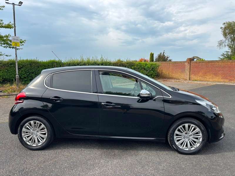 2017 PEUGEOT 208 2017 PEUGEOT 208