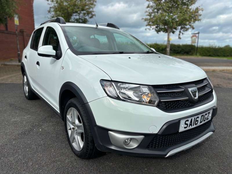 A 2016 DACIA SANDERO STEPWAY LAUREATE DCI A 2016 DACIA SANDERO STEPWAY LAUREATE DCI