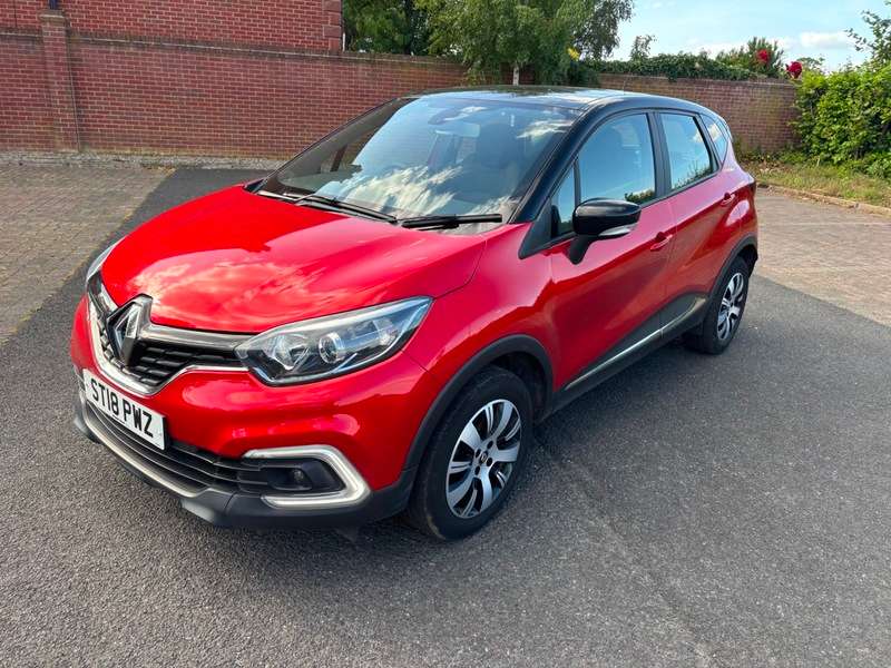 A 2018 RENAULT CAPTUR PLAY TCE A 2018 RENAULT CAPTUR PLAY TCE
