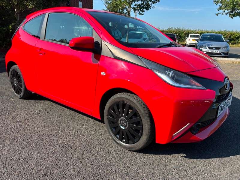 A 2018 TOYOTA AYGO VVT-I X-PLAY A 2018 TOYOTA AYGO VVT-I X-PLAY