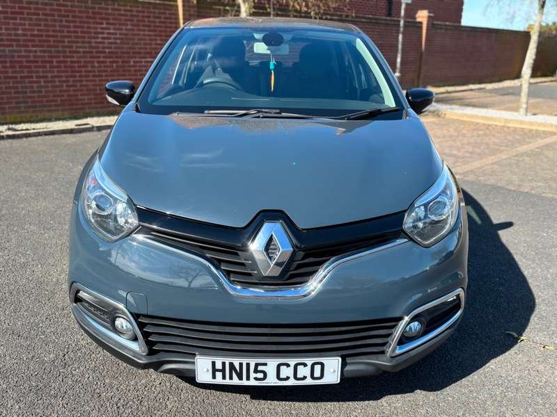 A 2015 RENAULT CAPTUR EXPRESSION PLUS ENERGY DCI DIESEL£20 TAX A 2015 RENAULT CAPTUR EXPRESSION PLUS ENERGY DCI DIESEL£20 TAX