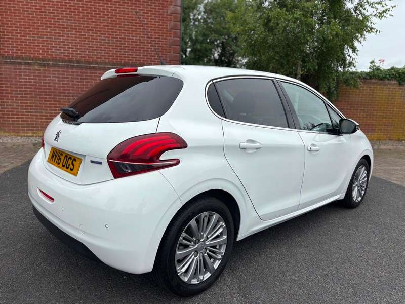 2016 PEUGEOT 208 2016 PEUGEOT 208