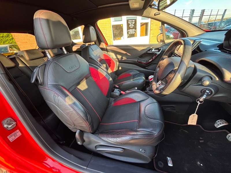 A 2016 PEUGEOT 208 THP GTI PRESTIGE A 2016 PEUGEOT 208 THP GTI PRESTIGE