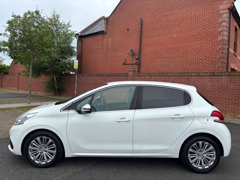 2016 PEUGEOT 208 2016 PEUGEOT 208