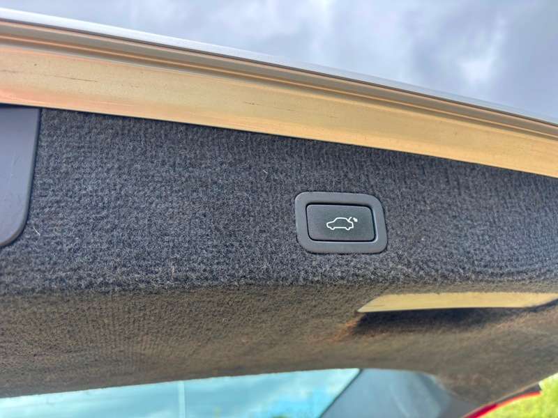 2016 VOLVO V70 2016 VOLVO V70
