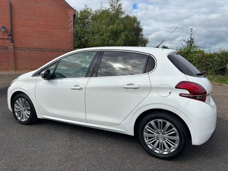 2016 PEUGEOT 208 2016 PEUGEOT 208