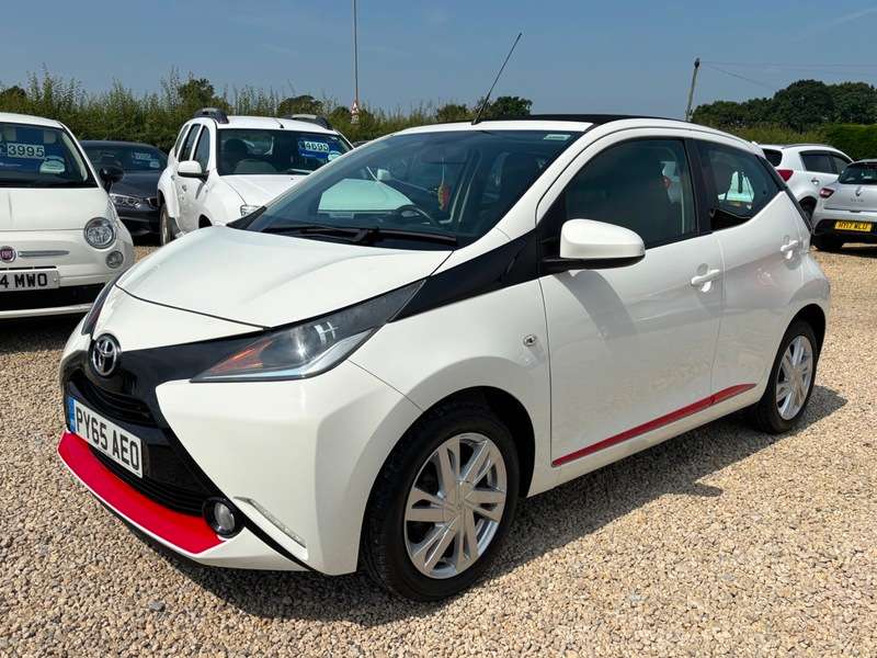 A 2015 TOYOTA AYGO VVT-I X-PRESSION A 2015 TOYOTA AYGO VVT-I X-PRESSION