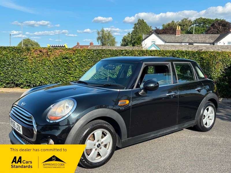 A 2016 MINI MINI COOPER A 2016 MINI MINI COOPER