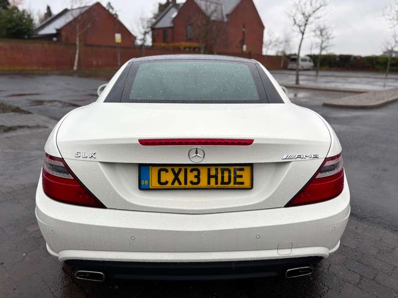 A 2013 MERCEDES SLK SLK200 1.8 BLUEEFFICIENCY AMG SPORT AUTOMATIC A 2013 MERCEDES SLK SLK200 1.8 BLUEEFFICIENCY AMG SPORT AUTOMATIC