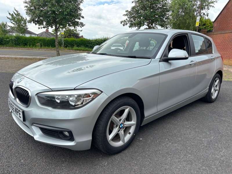 A 2016 BMW 1 SERIES 116d SE A 2016 BMW 1 SERIES 116d SE