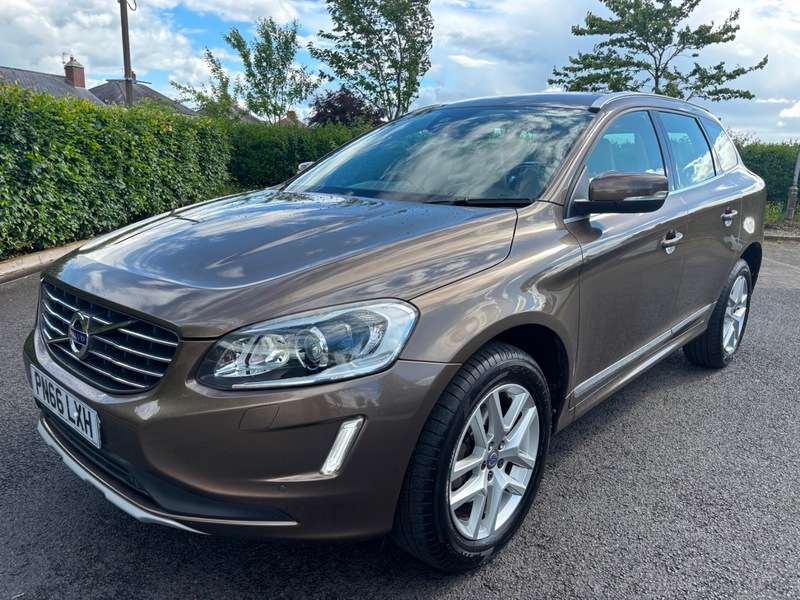 A 2016 VOLVO XC60 D4 SE LUX NAV 6 SPEED MANUAL DIESEL A 2016 VOLVO XC60 D4 SE LUX NAV 6 SPEED MANUAL DIESEL