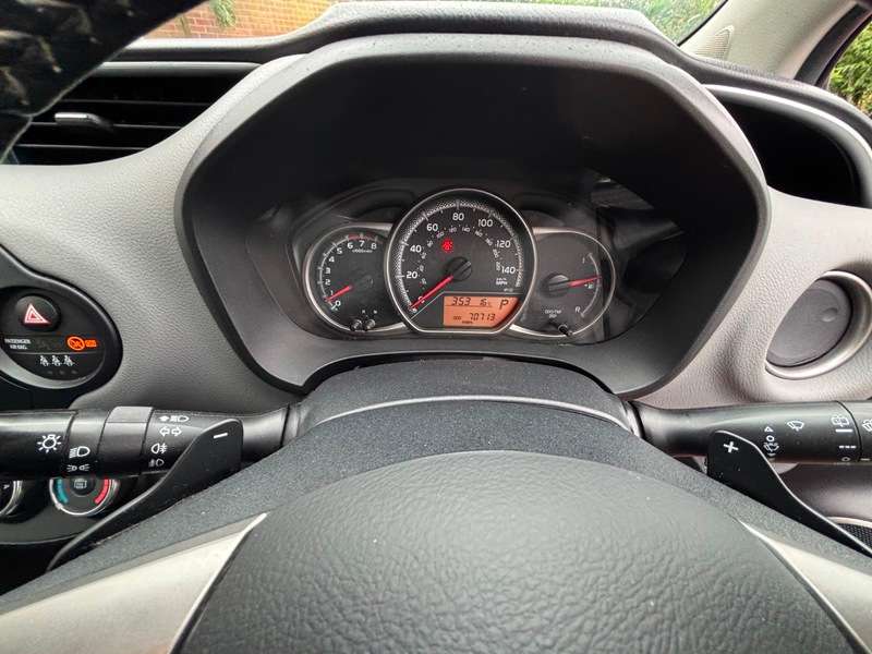 2017 TOYOTA YARIS 2017 TOYOTA YARIS