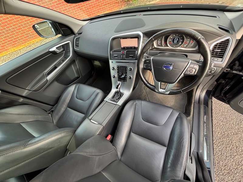 2017 VOLVO XC60 2017 VOLVO XC60