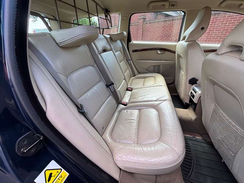 2011 VOLVO XC70 2011 VOLVO XC70