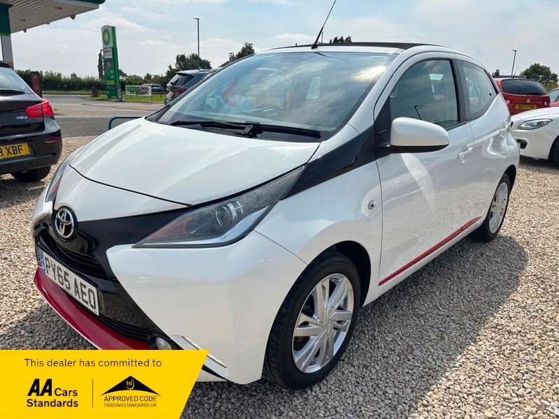 A 2015 TOYOTA AYGO VVT-I X-PRESSION A 2015 TOYOTA AYGO VVT-I X-PRESSION