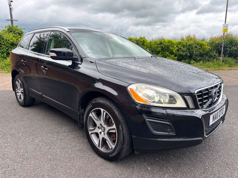 A 2011 VOLVO XC60 D3 DRIVE SE LUX A 2011 VOLVO XC60 D3 DRIVE SE LUX