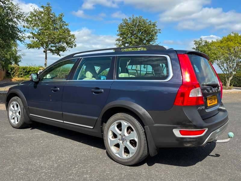 2011 VOLVO XC70 2011 VOLVO XC70