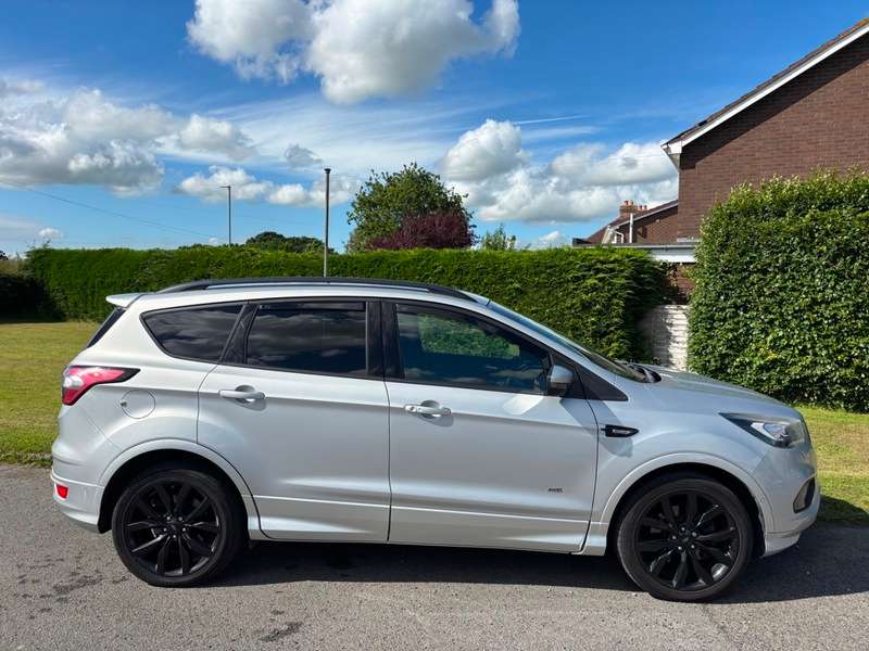 A 2017 FORD KUGA ST-LINE X TDCI A 2017 FORD KUGA ST-LINE X TDCI