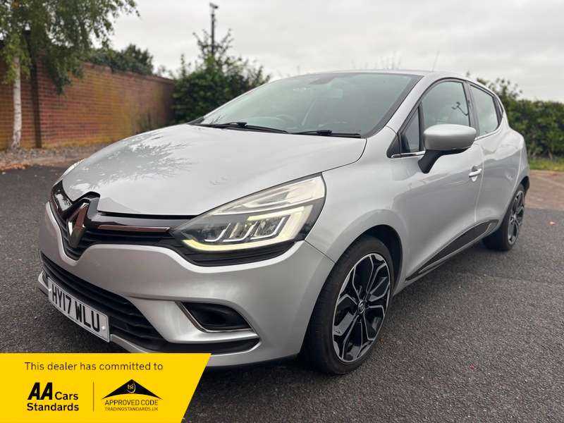 A 2017 RENAULT CLIO DYNAMIQUE S NAV 1.5 dCi £20 TAX A 2017 RENAULT CLIO DYNAMIQUE S NAV 1.5 dCi £20 TAX
