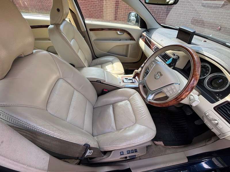 2011 VOLVO XC70 2011 VOLVO XC70