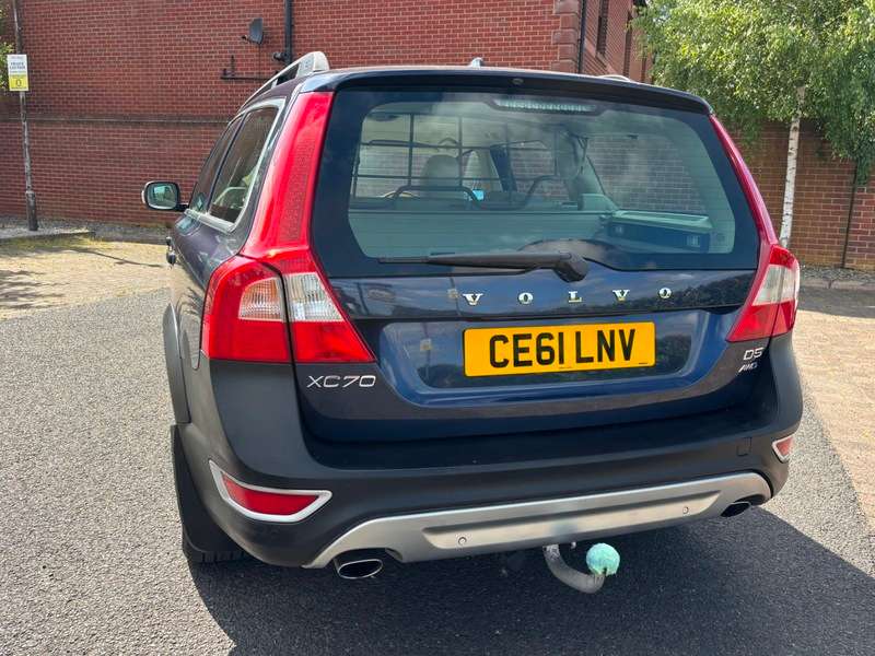 2011 VOLVO XC70 2011 VOLVO XC70