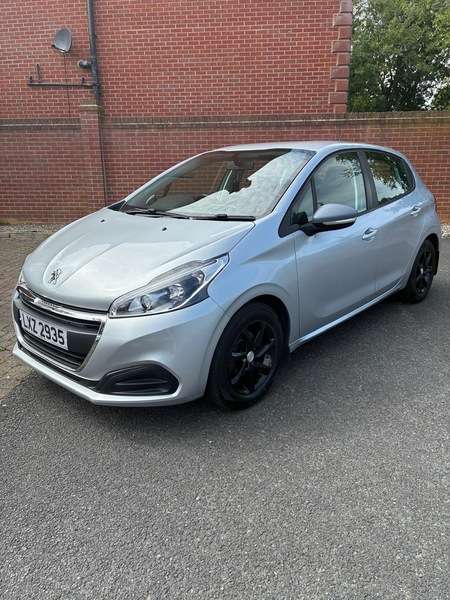 A 2017 PEUGEOT 208 ACTIVE 2017 A 2017 PEUGEOT 208 ACTIVE 2017
