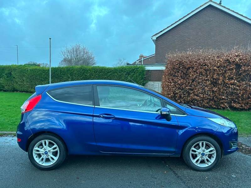 A 2015 FORD FIESTA ZETEC A 2015 FORD FIESTA ZETEC
