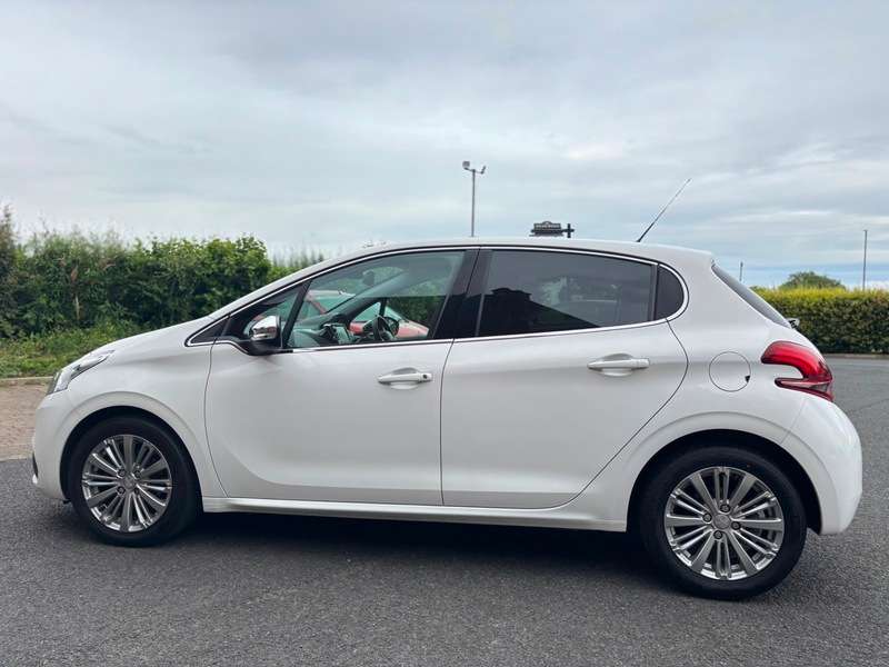 2016 PEUGEOT 208 2016 PEUGEOT 208