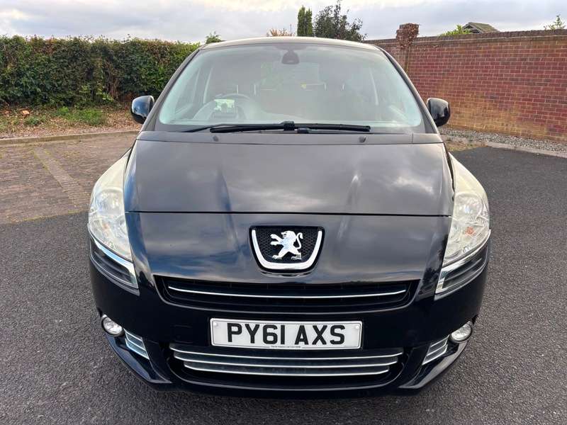 A 2011 PEUGEOT 5008 HDI FAMILY 7 SEATER A 2011 PEUGEOT 5008 HDI FAMILY 7 SEATER