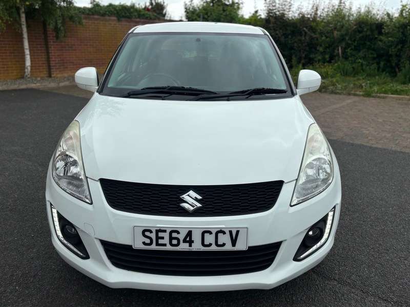 A 2015 SUZUKI SWIFT SZ2 A 2015 SUZUKI SWIFT SZ2