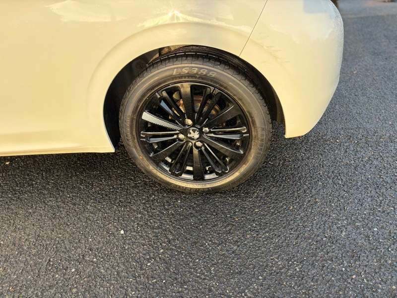 2017 PEUGEOT 208 2017 PEUGEOT 208