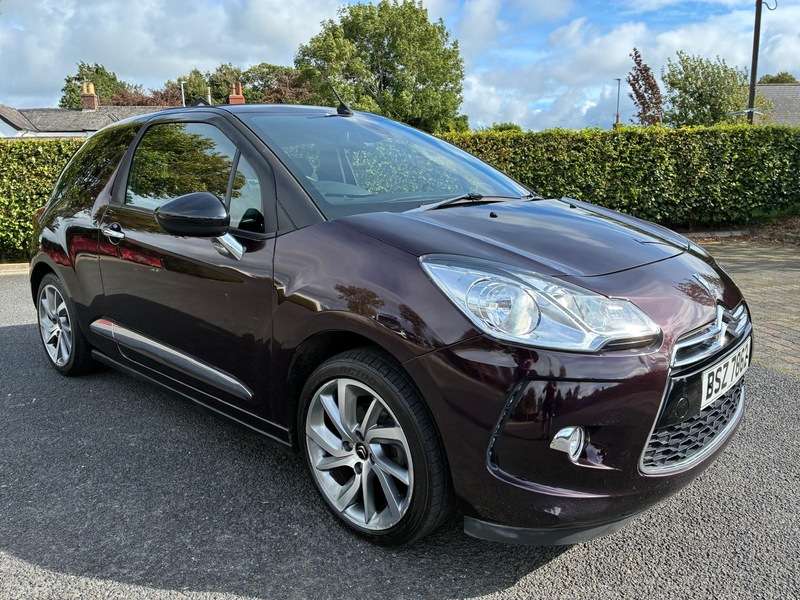 A 2015 CITROEN DS3 PURETECH DSTYLE PLUS A 2015 CITROEN DS3 PURETECH DSTYLE PLUS