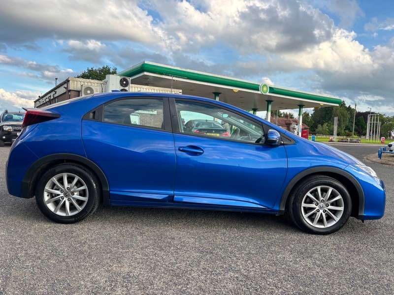 A 2016 HONDA CIVIC I-DTEC SE PLUS A 2016 HONDA CIVIC I-DTEC SE PLUS