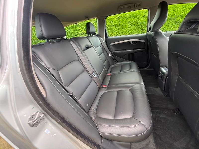 2016 VOLVO V70 2016 VOLVO V70