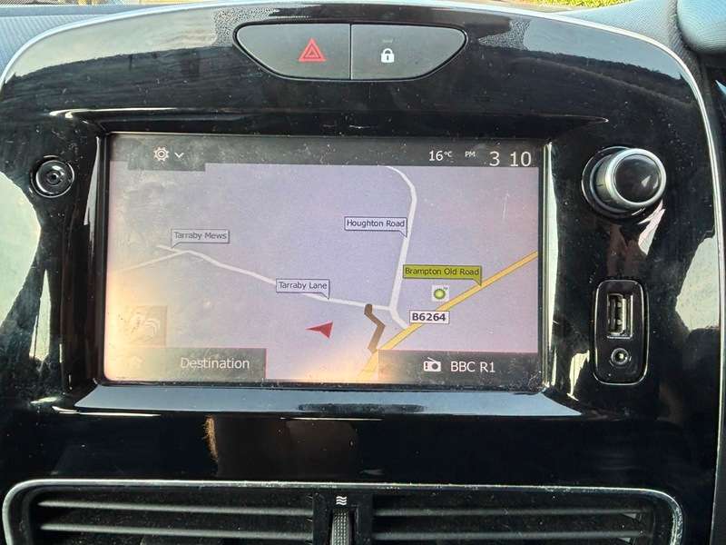 2017 RENAULT CLIO 2017 RENAULT CLIO