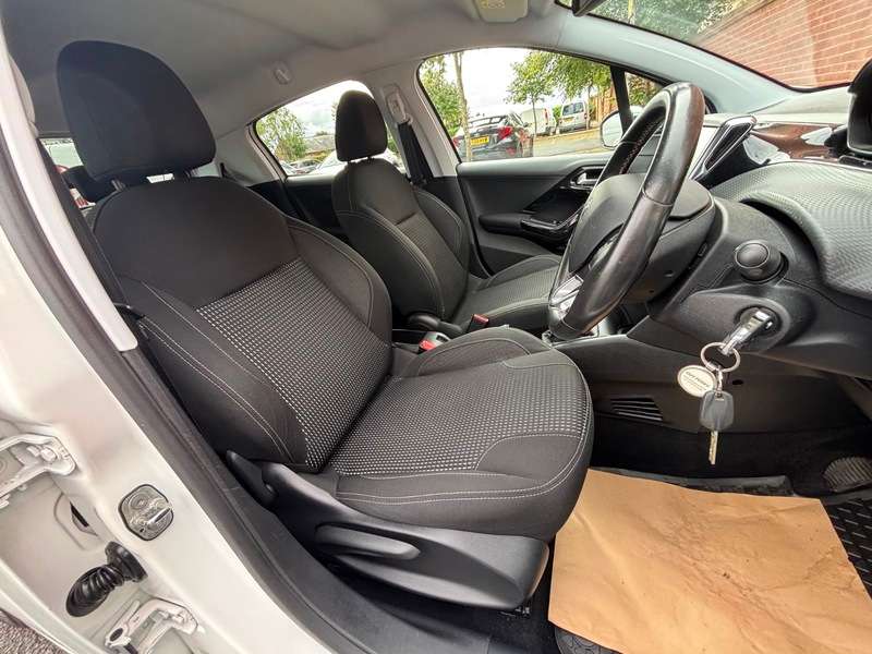 2016 PEUGEOT 208 2016 PEUGEOT 208