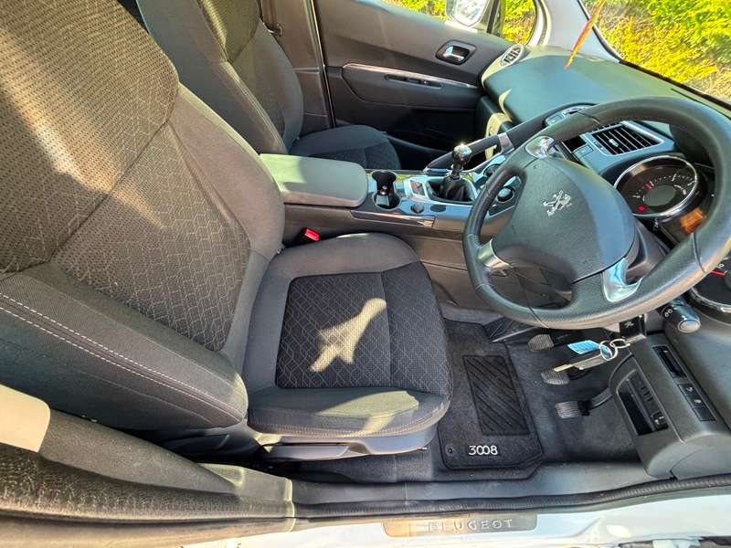 2014 PEUGEOT 3008 2014 PEUGEOT 3008