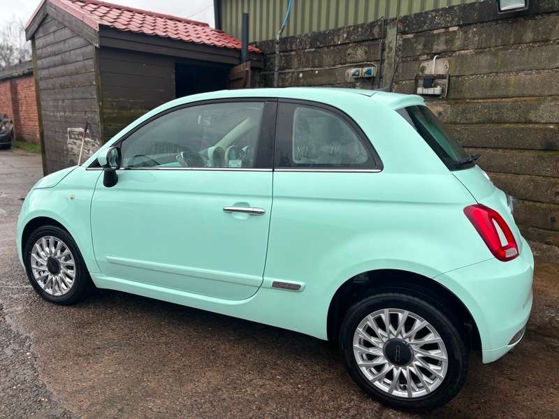 A 2017 FIAT 500 LOUNGE A 2017 FIAT 500 LOUNGE