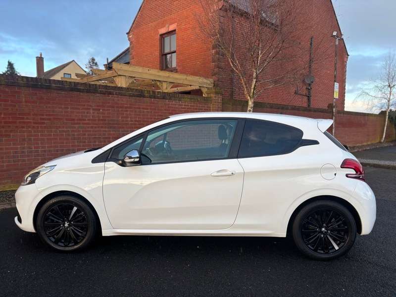 2017 PEUGEOT 208 2017 PEUGEOT 208