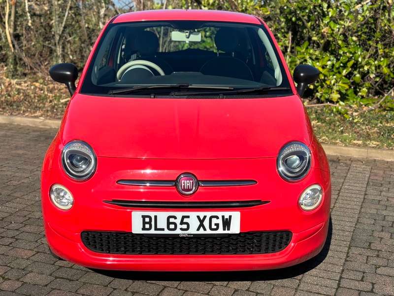 A 2015 FIAT 500 POP A 2015 FIAT 500 POP