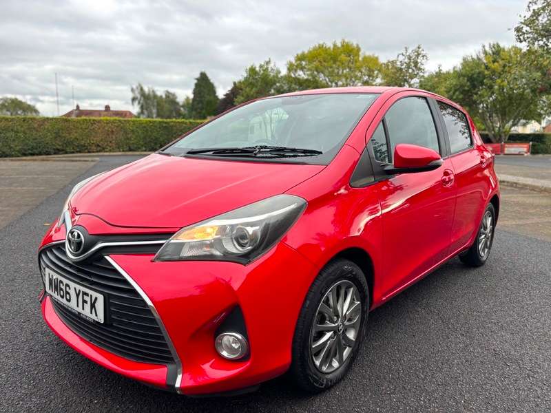 A 2017 TOYOTA YARIS VVT-I ICON M-DRIVE AUTOMATIC A 2017 TOYOTA YARIS VVT-I ICON M-DRIVE AUTOMATIC