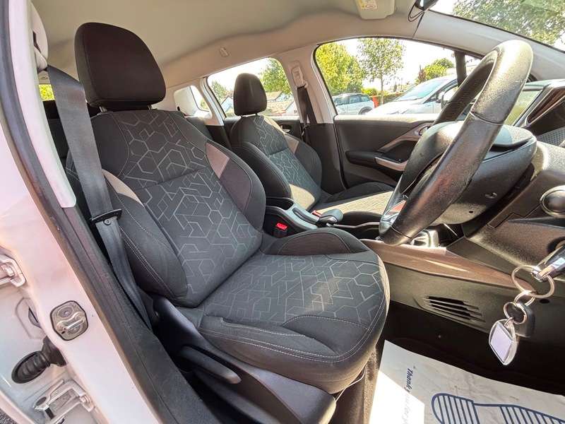 2015 PEUGEOT 2008 2015 PEUGEOT 2008