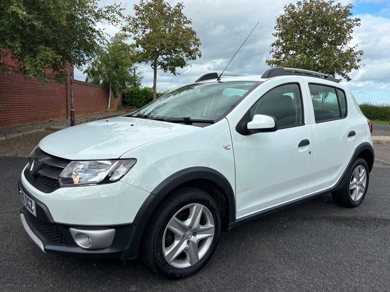 A 2016 DACIA SANDERO STEPWAY LAUREATE DCI A 2016 DACIA SANDERO STEPWAY LAUREATE DCI