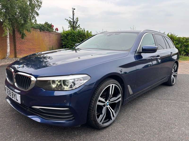 A 2018 BMW 5 SERIES 520d SE TOURING AUTOMATIC A 2018 BMW 5 SERIES 520d SE TOURING AUTOMATIC