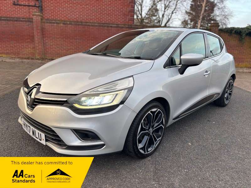 A 2017 RENAULT CLIO DYNAMIQUE S NAV 1.5 dCi £20 TAX A 2017 RENAULT CLIO DYNAMIQUE S NAV 1.5 dCi £20 TAX